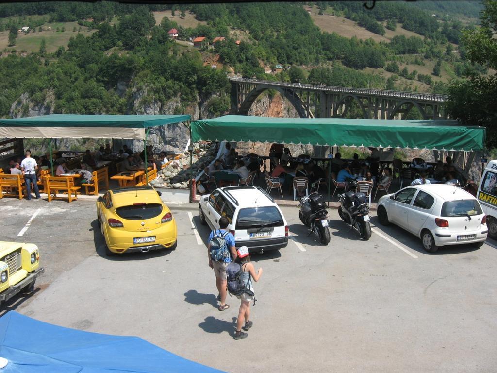 Tara Bridge Castle 호텔 자블야크 외부 사진